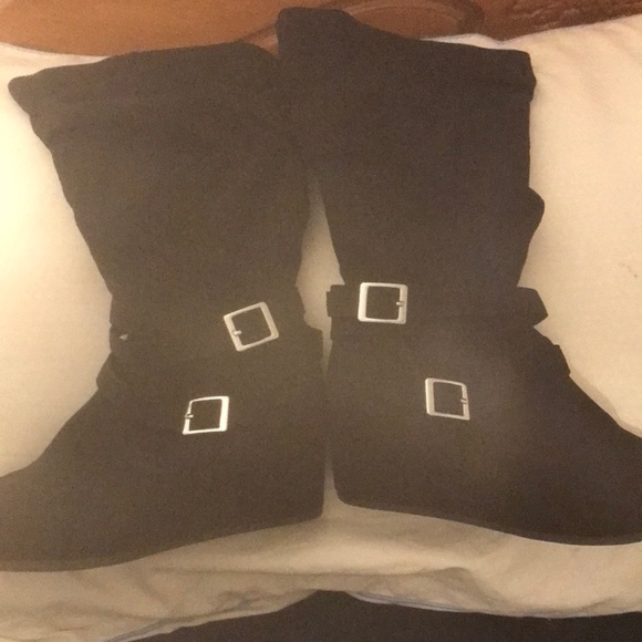 Boots - Picture 1 of 2